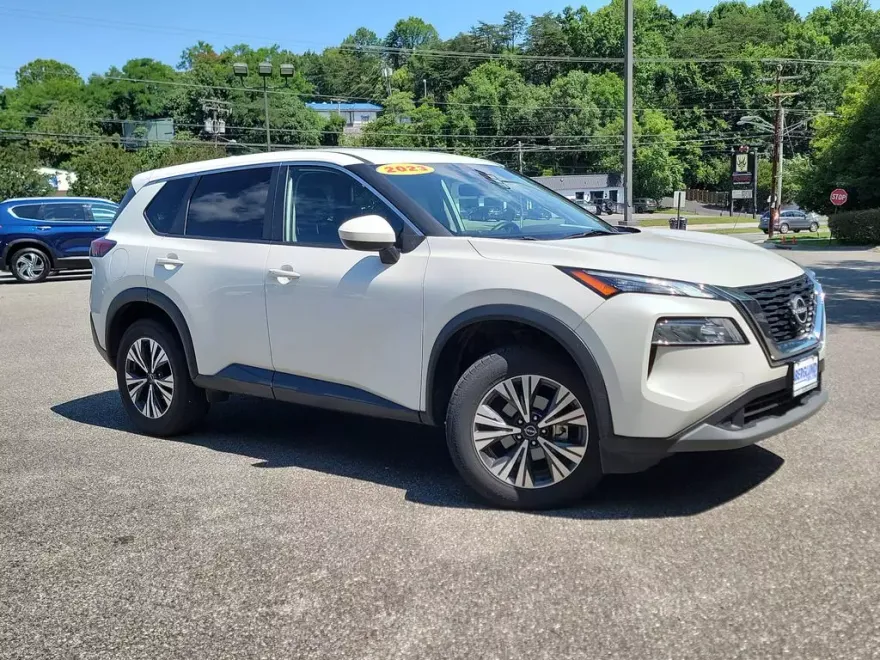 2023 Nissan Rogue SV photo 1