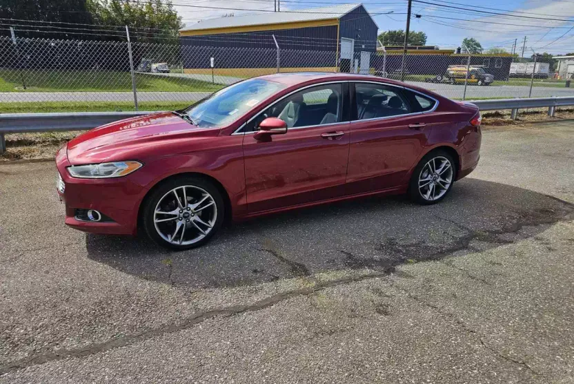 2016 Ford Fusion Titanium photo 1