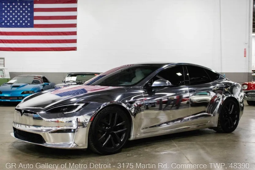 2022 Tesla Model S Plaid photo 1