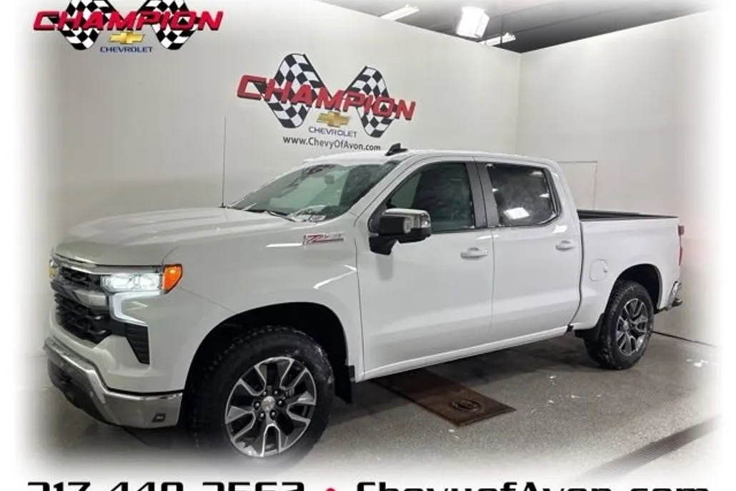 2025 Chevrolet Silverado 1500 LT photo 1