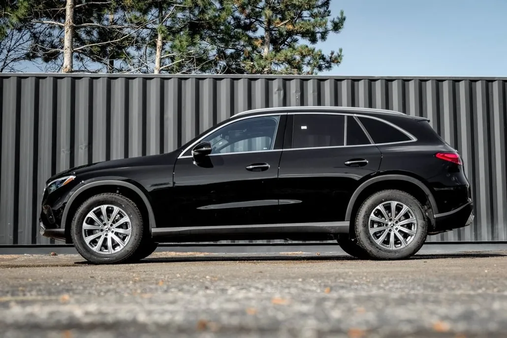 2026 Mercedes Benz GLC 300 4MATIC photo 1