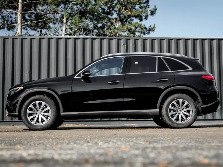 2026 Mercedes Benz GLC 300 4MATIC photo 1