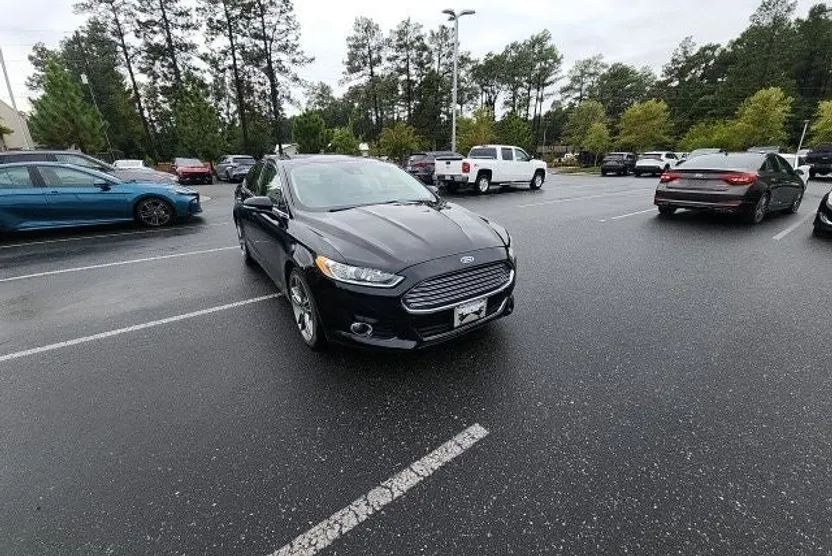 2016 Ford Fusion Titanium photo 1