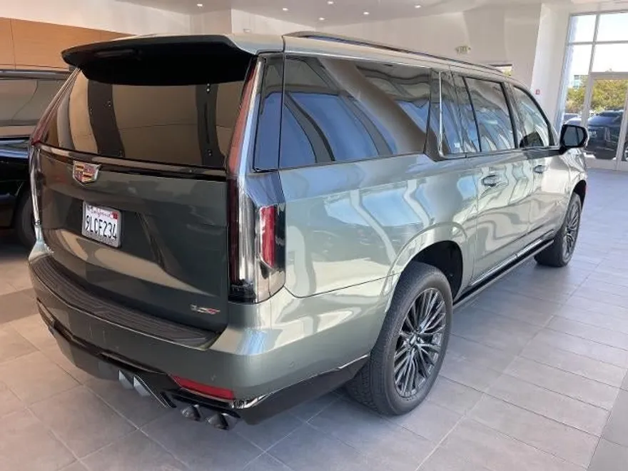 2024 Cadillac Escalade ESV V-Series photo 1
