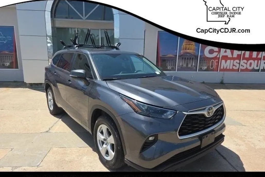 2023 Toyota Highlander L photo 1