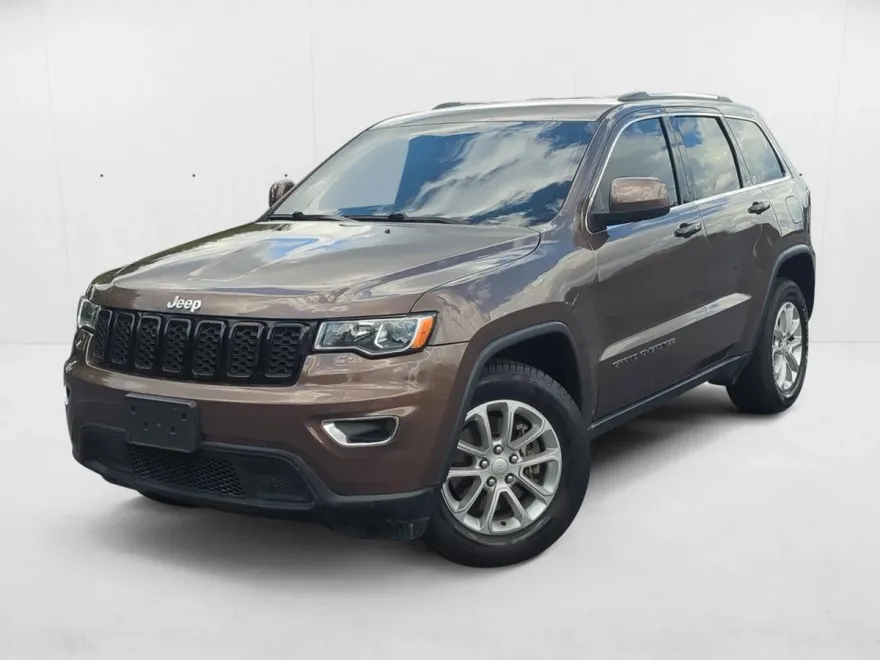 2021 Jeep Grand Cherokee Laredo photo 1