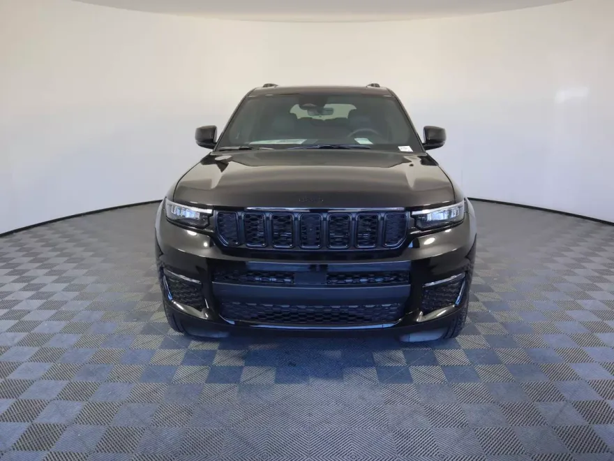 2025 Jeep Grand Cherokee Limited photo 1