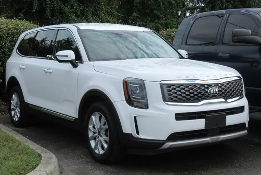 2021 Kia Telluride LX photo 1