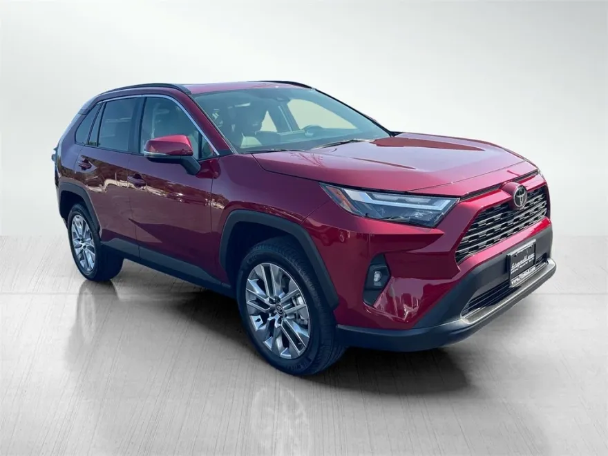 2025 Toyota RAV4 XLE Premium photo 1