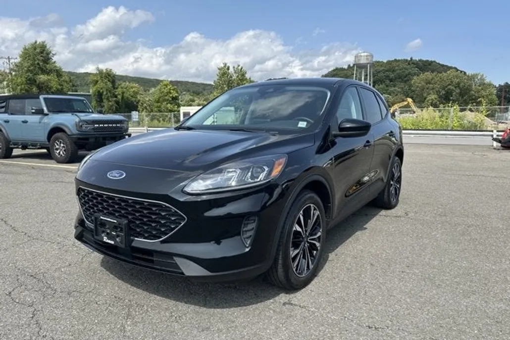 2022 Ford Escape SE photo 1