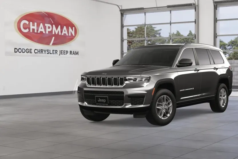2025 Jeep Grand Cherokee Laredo photo 1