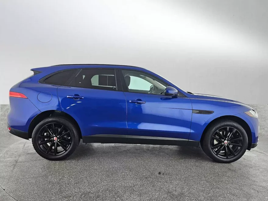 2019 Jaguar F-PACE Prestige photo 1