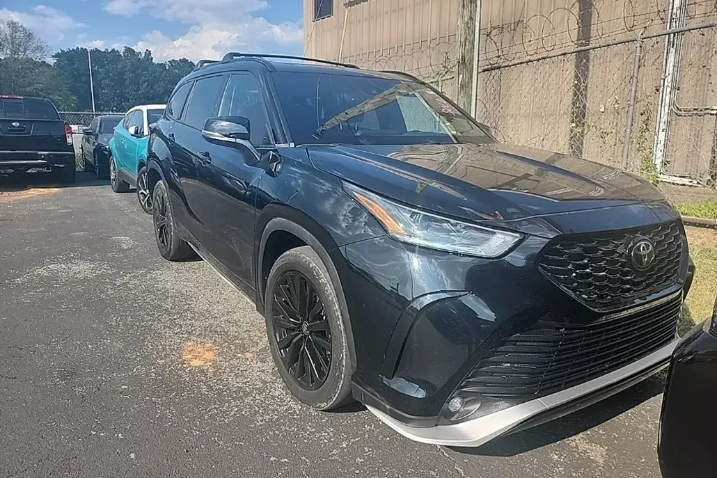 2023 Toyota Highlander XSE photo 1