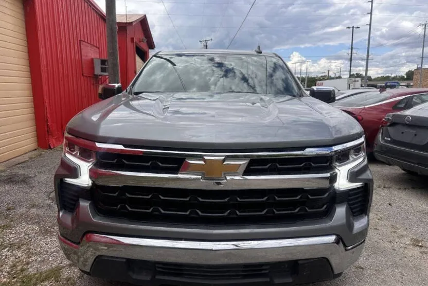 2024 Chevrolet Silverado 1500 LT photo 1