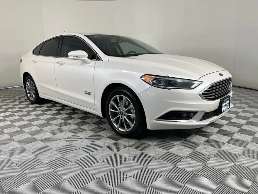 2018 Ford Fusion Energi SE photo 1