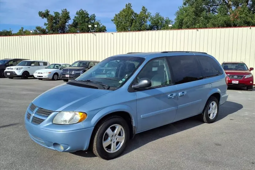 2006 Dodge Grand Caravan SXT photo 1