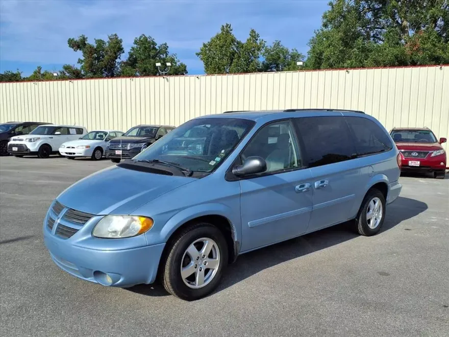 2006 Dodge Grand Caravan SXT photo 1
