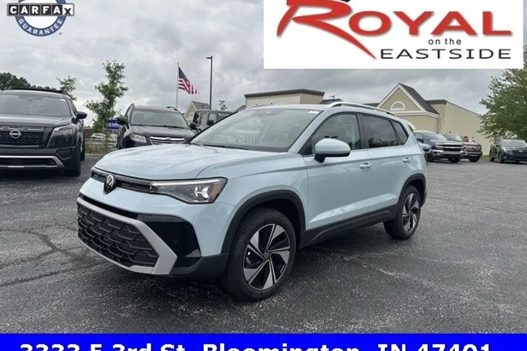 2025 Volkswagen Taos SE photo 1