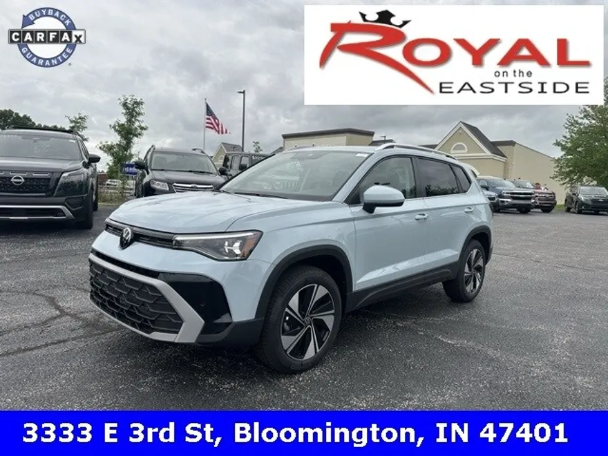 2025 Volkswagen Taos SE photo 1