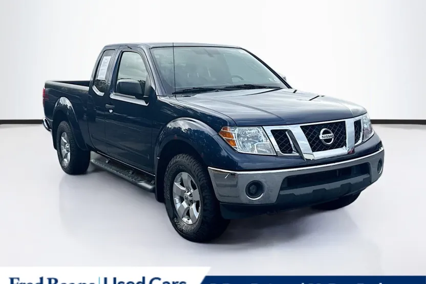 2011 Nissan Frontier SV photo 1