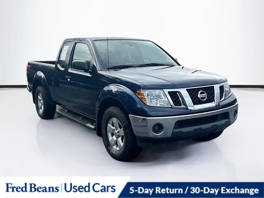 2011 Nissan Frontier SV photo 1