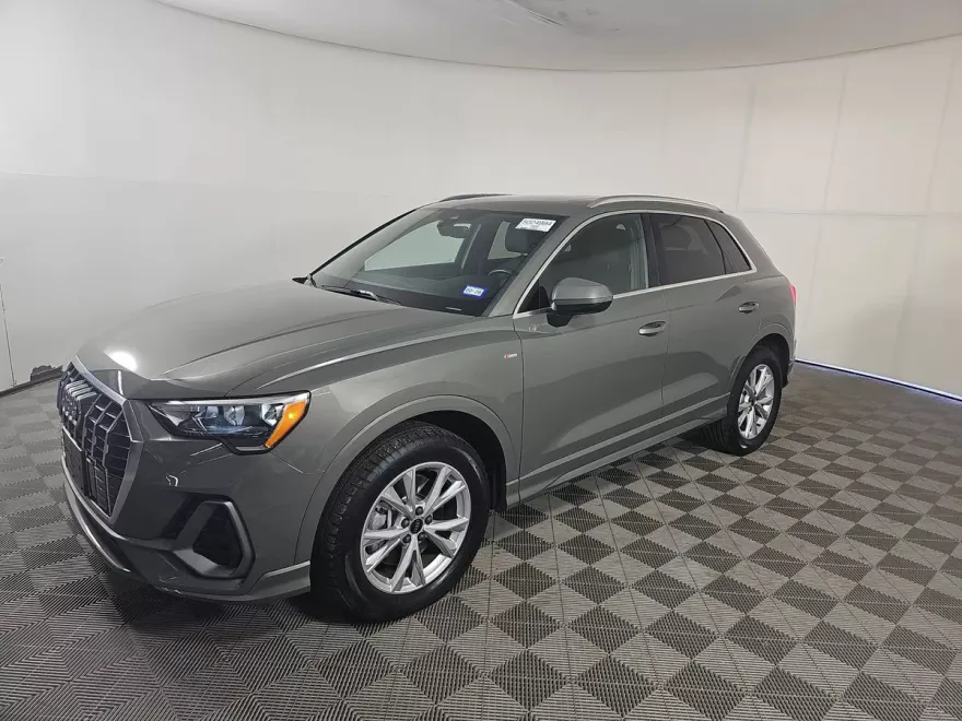2022 Audi Q3 45 TFSI S line Premium photo 1