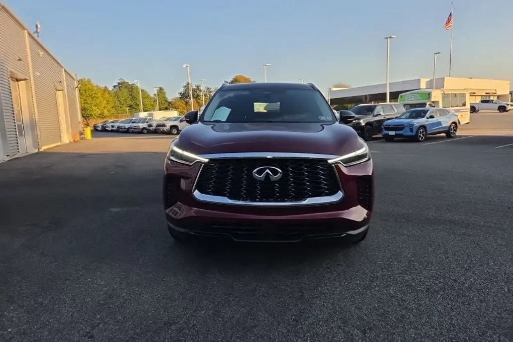 2023 Infiniti QX60 Luxe photo 1