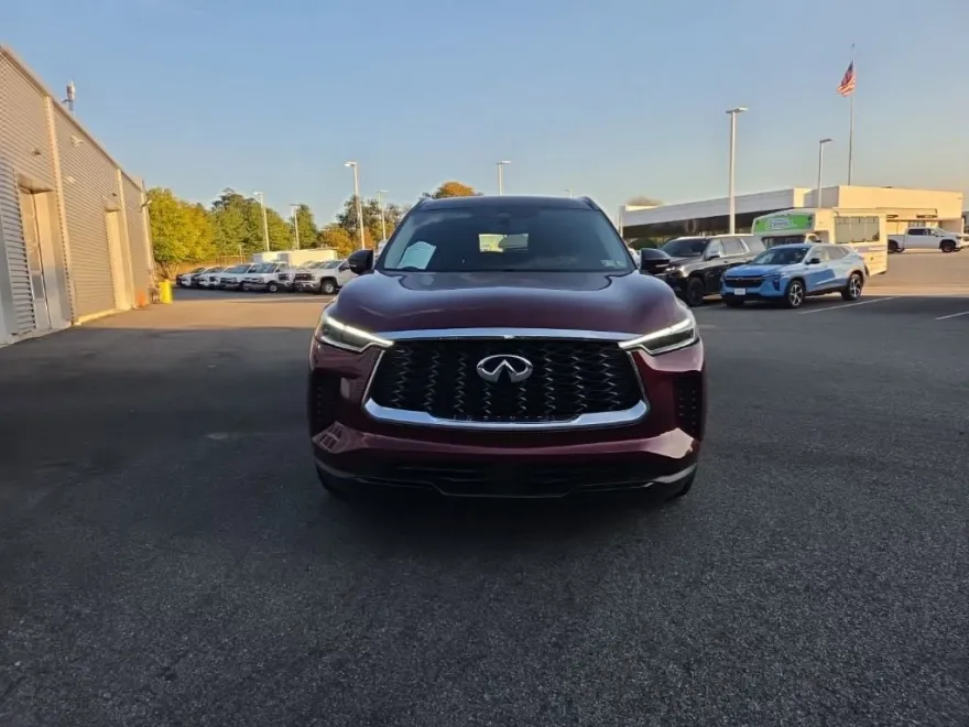 2023 Infiniti QX60 Luxe photo 1