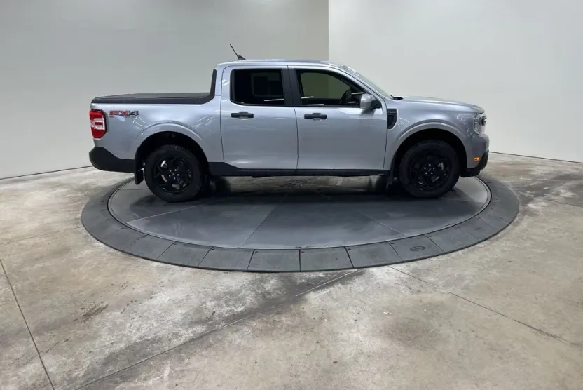 2022 Ford Maverick XLT photo 1