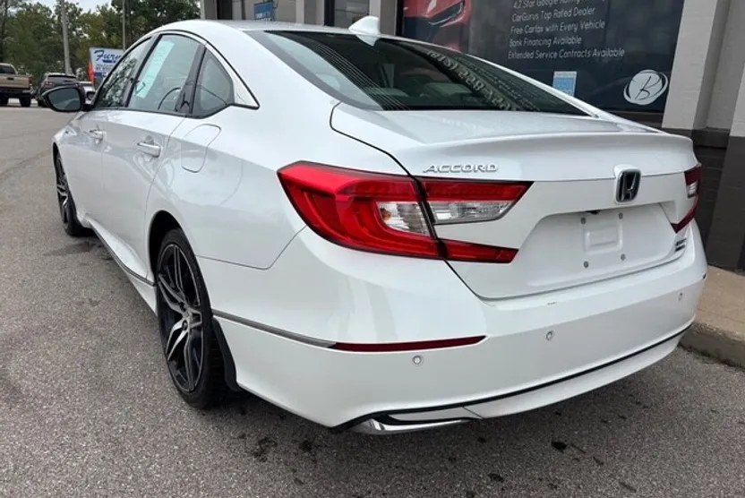 2021 Honda Accord Hybrid Touring photo 1