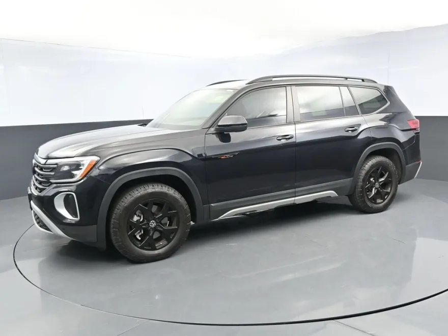 2024 Volkswagen Atlas Peak Edition SE Technology photo 1