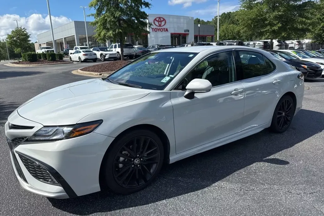 2023 Toyota Camry XSE photo 1