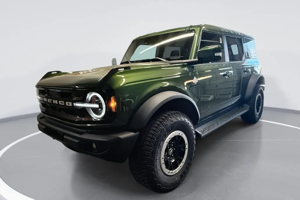 2025 Ford Bronco Outer Banks photo 1