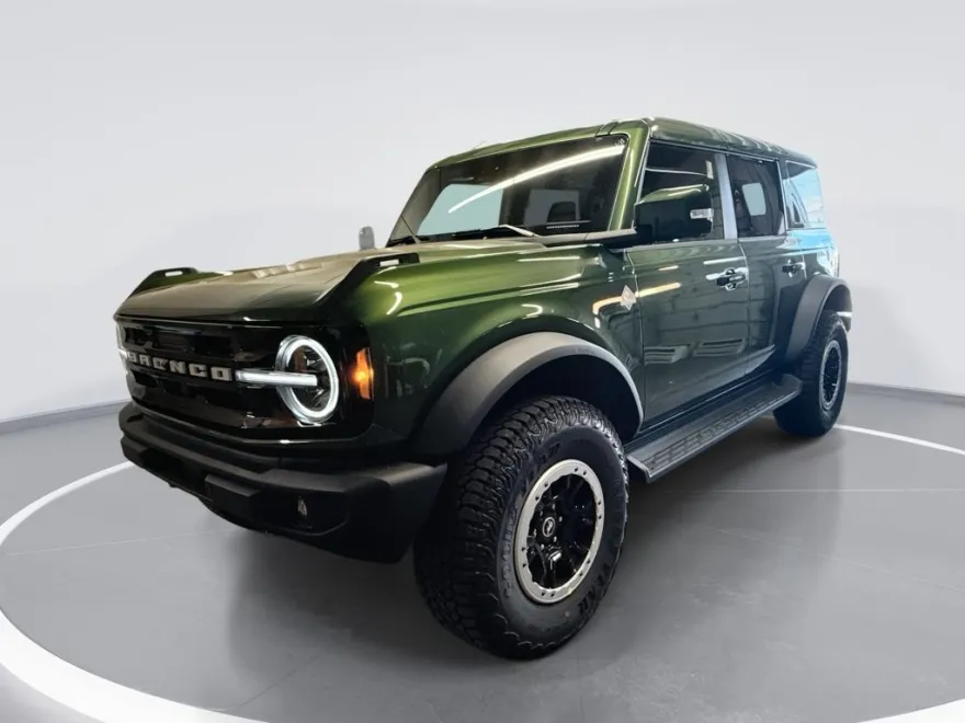 2025 Ford Bronco Outer Banks photo 1