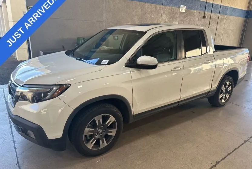 2019 Honda Ridgeline RTL-T photo 1