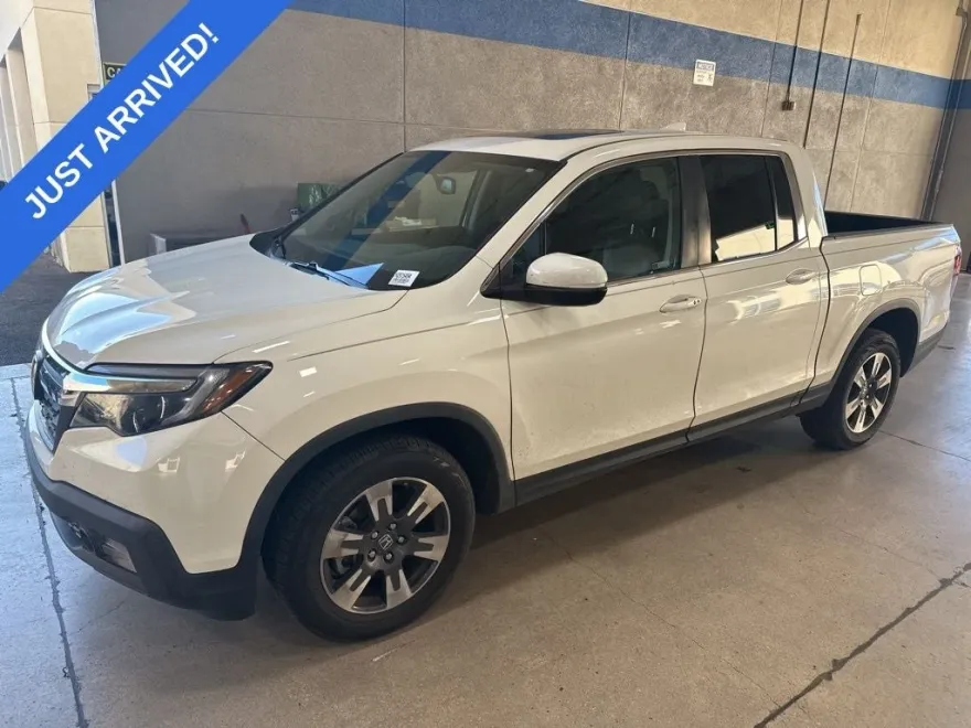 2019 Honda Ridgeline RTL-T photo 1