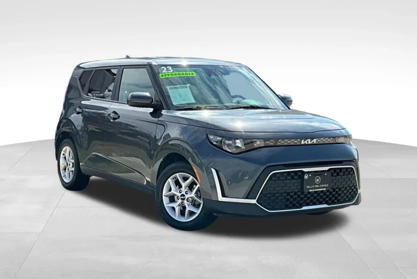 2023 Kia Soul LX photo 1