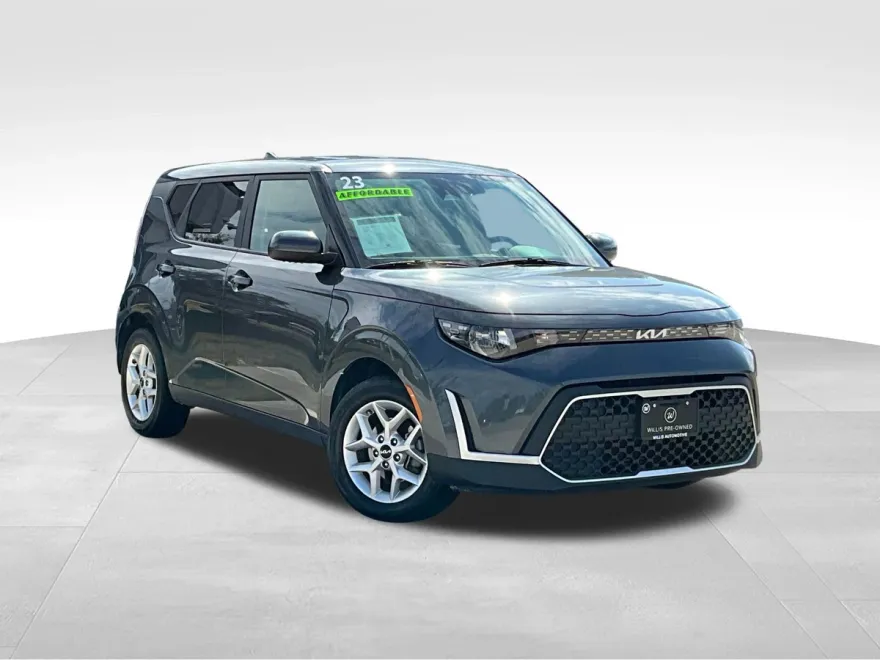 2023 Kia Soul LX photo 1