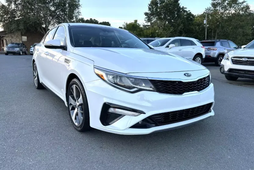 2019 Kia Optima S photo 1