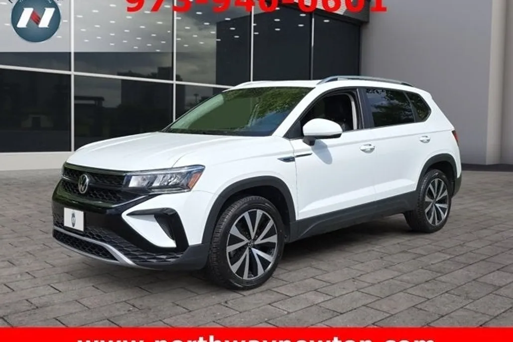 2022 Volkswagen Taos SE photo 1