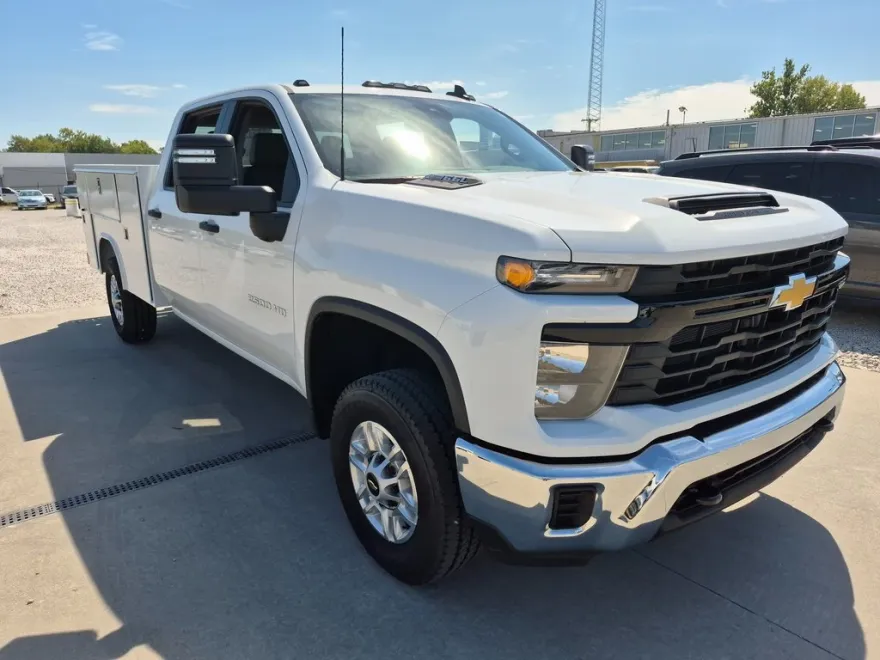 2025 Chevrolet Silverado 2500HD photo 1