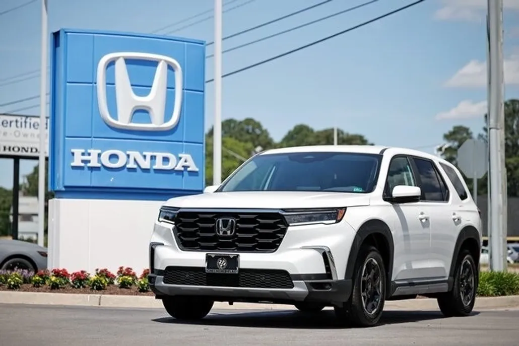 2025 Honda Pilot EX-L photo 1