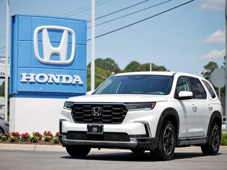2025 Honda Pilot EX-L photo 1