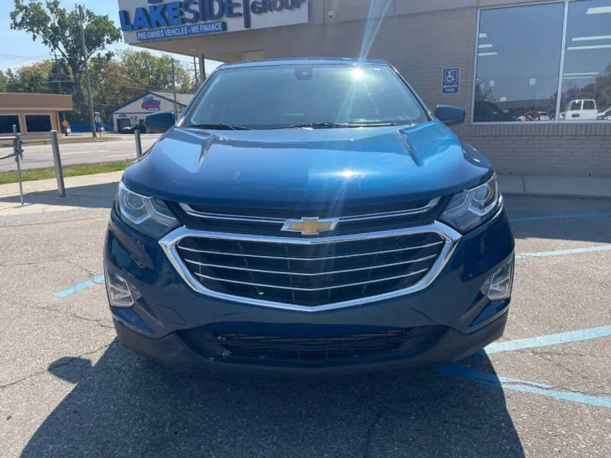 2021 Chevrolet Equinox LT photo 1