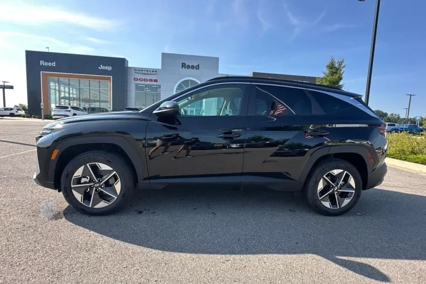 2025 Hyundai Tucson SEL photo 1