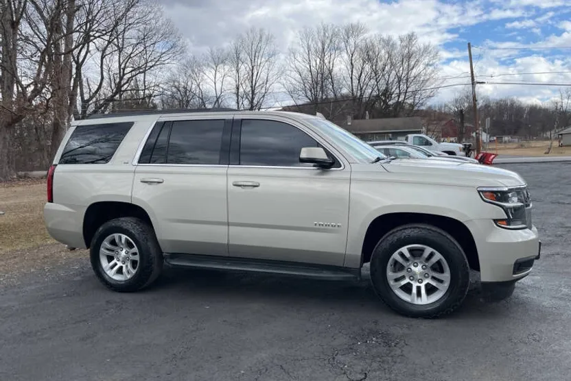2016 Chevrolet Tahoe LS photo 1