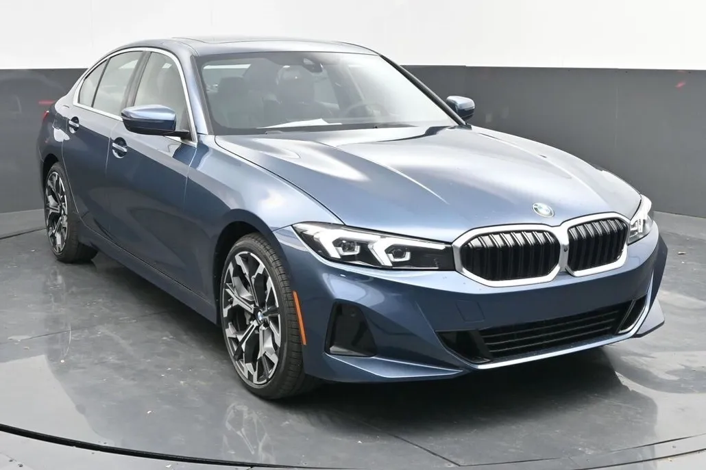 2025 Bmw 330i photo 1