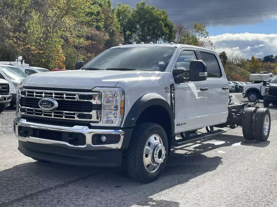 2024 Ford F-550 XLT photo 1