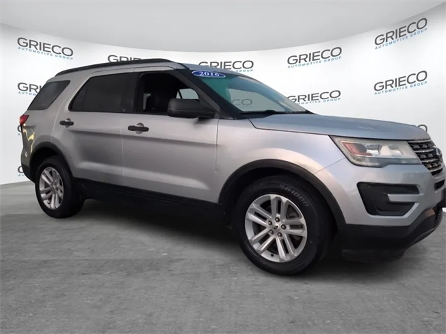 2016 Ford Explorer Base photo 1