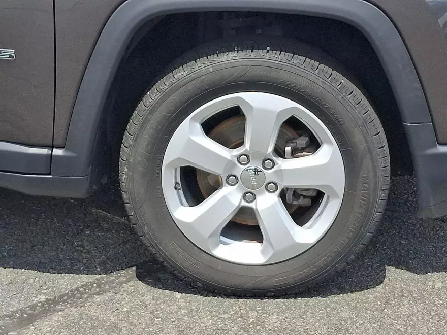 2021 Jeep Compass Latitude photo 1